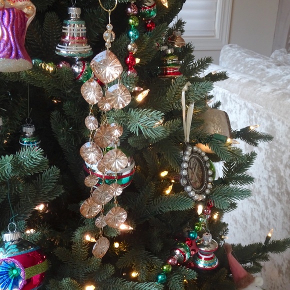 Set of 2 Glamorous Big Champagne Chandelier Acrylic Crystal Christmas Ornaments - Picture 4 of 7